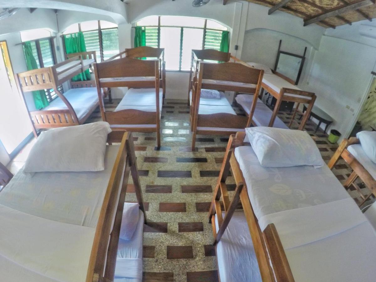 Patrick'S On The Beach Resort General Luna  Ngoại thất bức ảnh