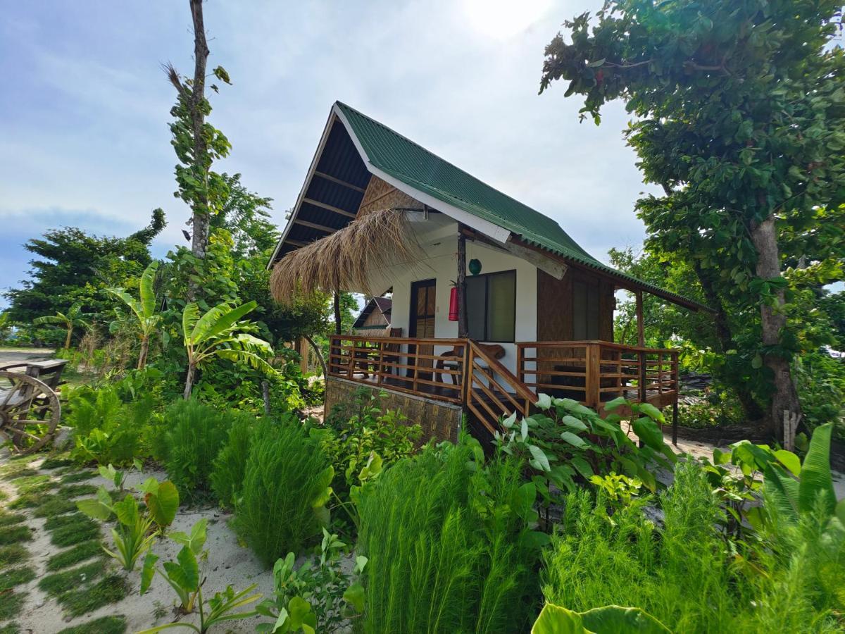 Patrick'S On The Beach Resort General Luna  Ngoại thất bức ảnh